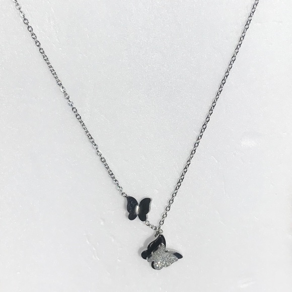 Sliver Butterfly Necklace - Picture 1 of 1